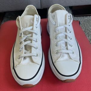 Chuck Taylor low top Platform White Converse size 8.5